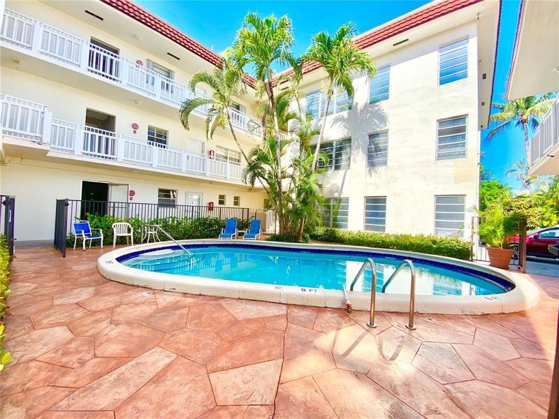 Royal Palm Villas - Residential