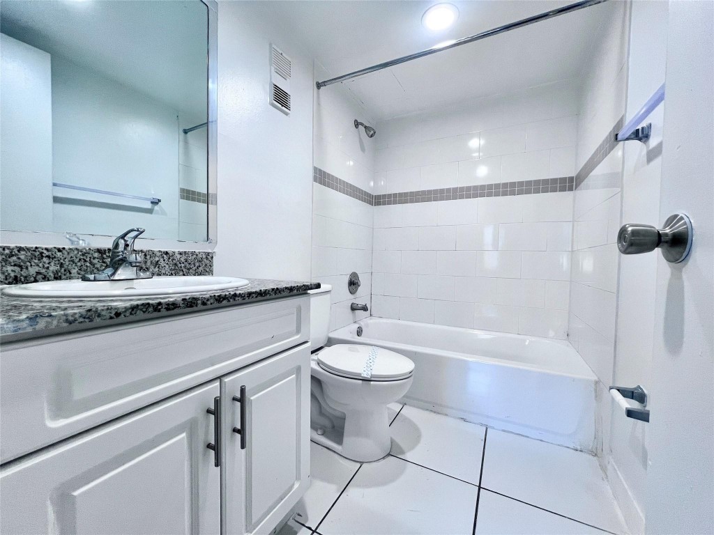 2500 Inverrary Club Apartments - Residential Lease