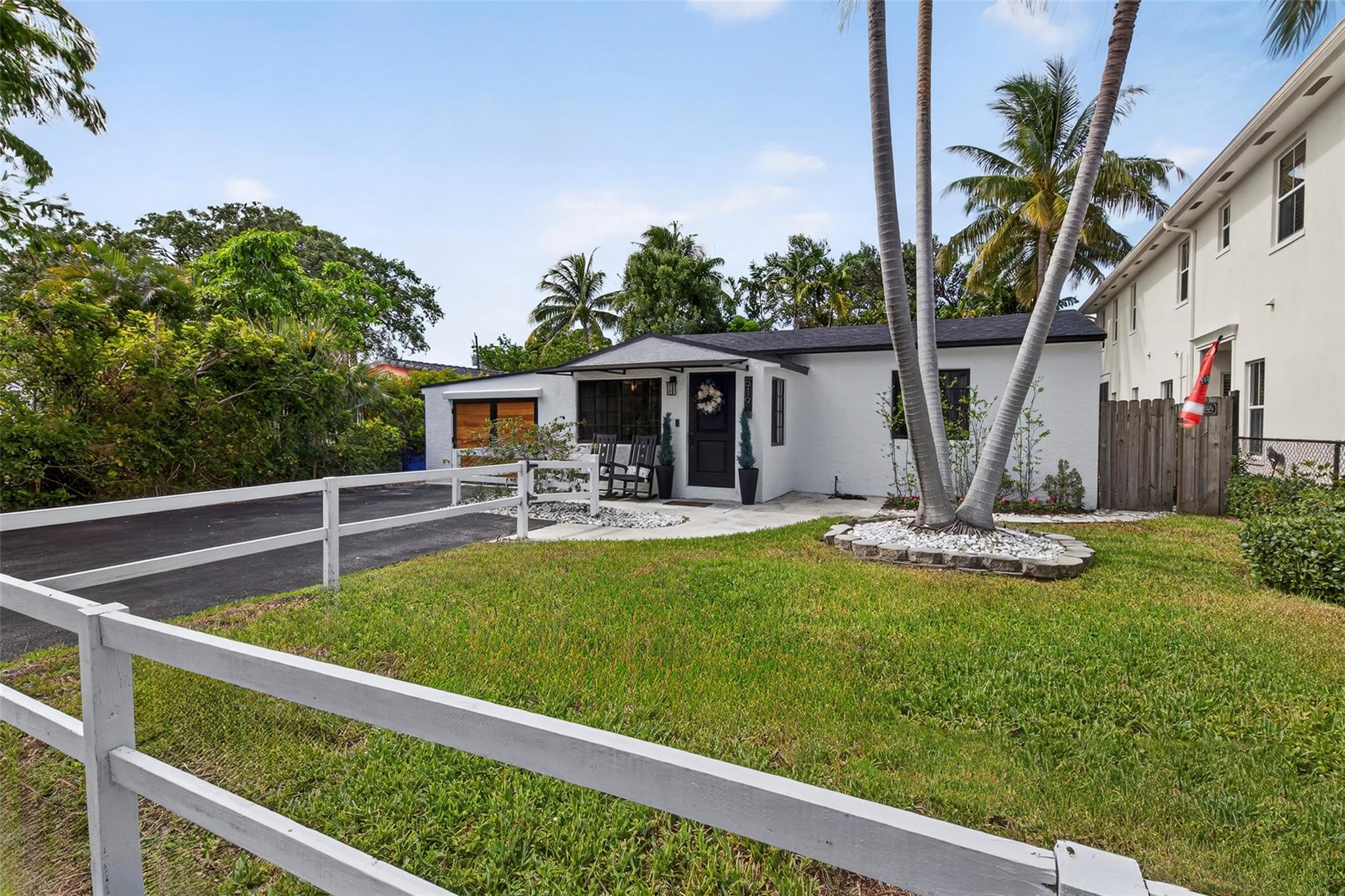 Warm & inviting home on a cul-de-sac in desirable Tarpon River neighborhood. Walk to restaurants, parks and Las Olas Boulevard. 2 bedrooms, 2 updated bathrooms plus a large air conditioned garage/carport space that can be used as an office (includes separate laundry space). Updated bathrooms with a classic feel. New, durable, waterproof luxury vinyl plank flooring throughout (great for pets).
New roof (2023), Impact Windows (2021), new dishwasher, range, microwave, dryer and hot water heater. Recently painted exterior. Custom wood garage doors. Expansive back yard with room for a pool or possible addition. New light fixtures throughout.