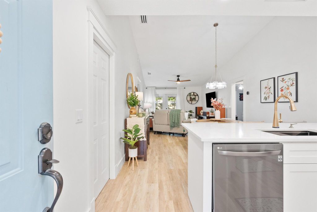 Photo of 5538 SE Pine Avenue, Stuart, FL 34997 (MLS # R11032630)