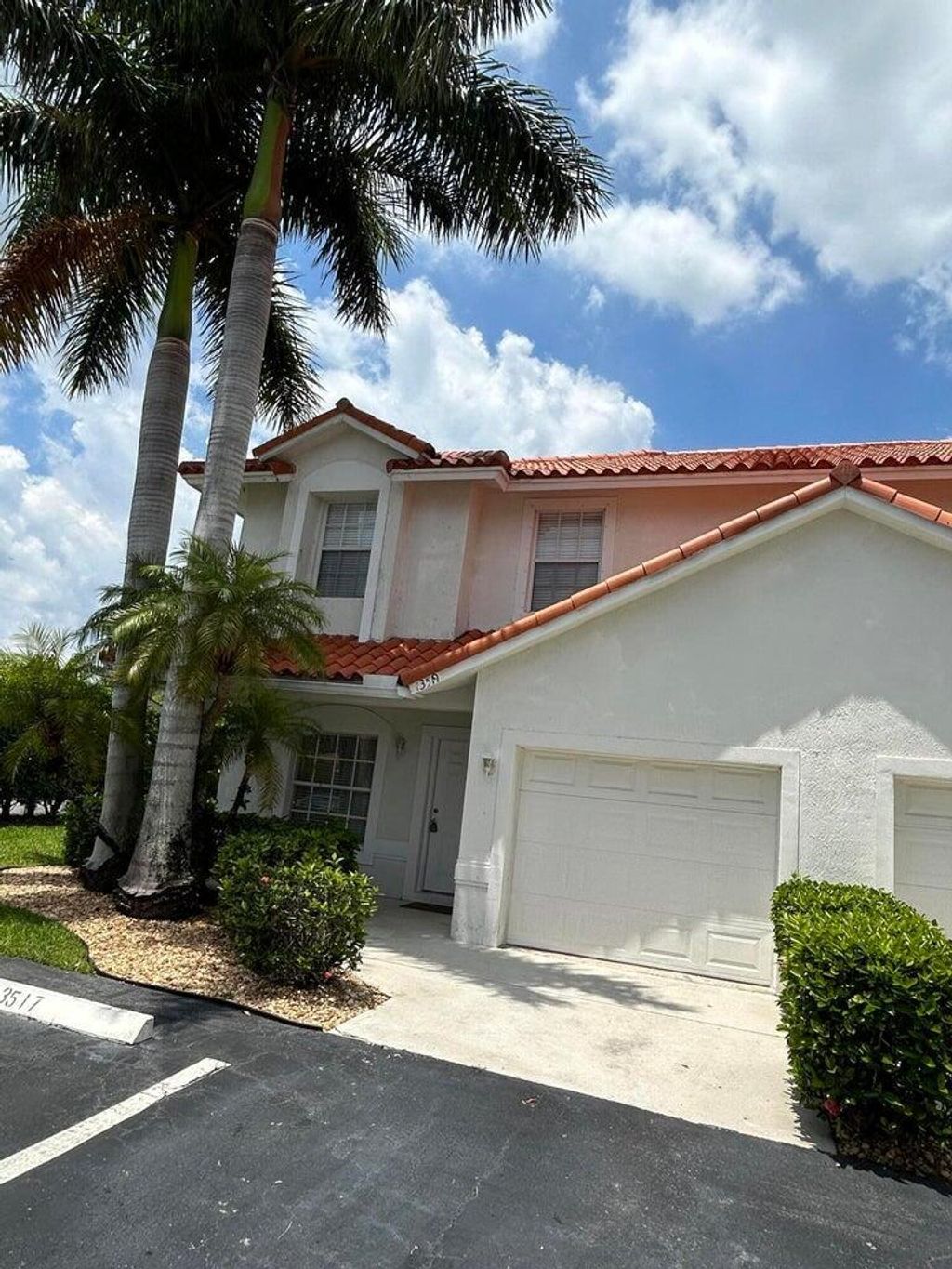 Photo of 13519 Fountain View Boulevard, Wellington, FL 33414 (MLS # B26044520)