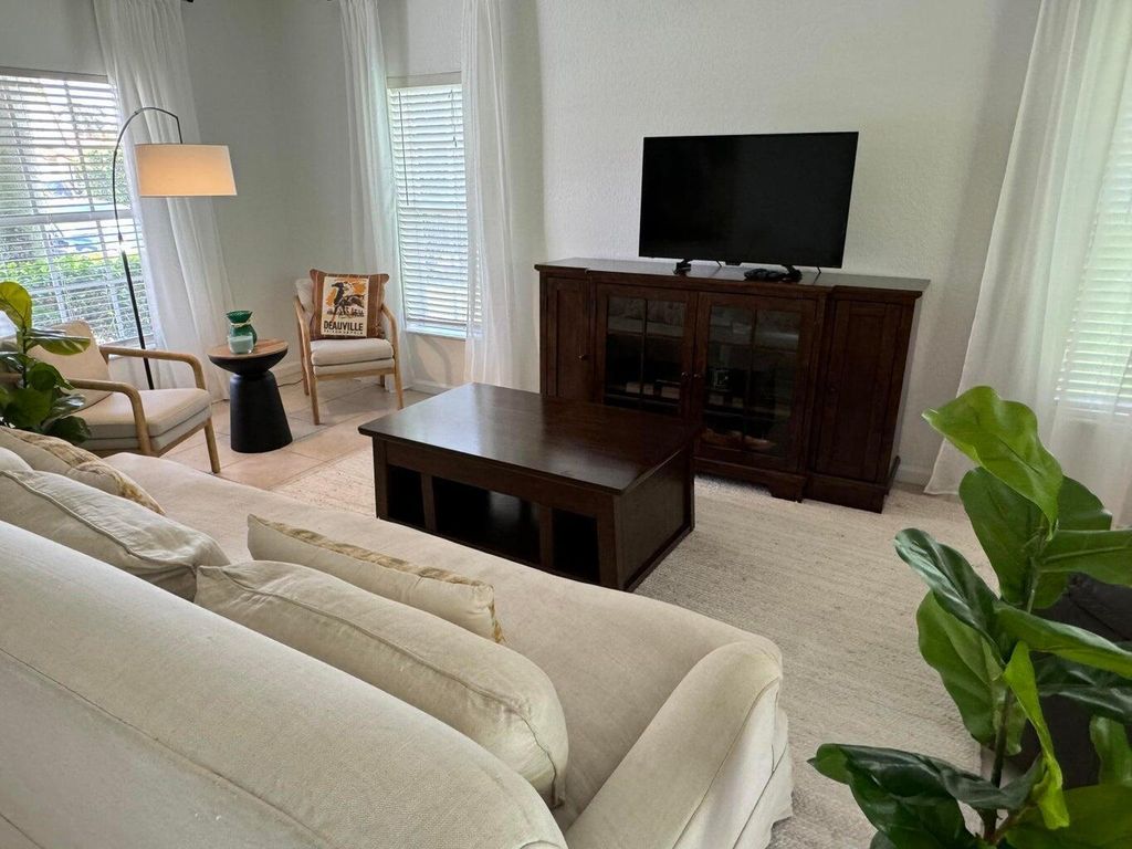 Photo of 13519 Fountain View Boulevard, Wellington, FL 33414 (MLS # B26044520)
