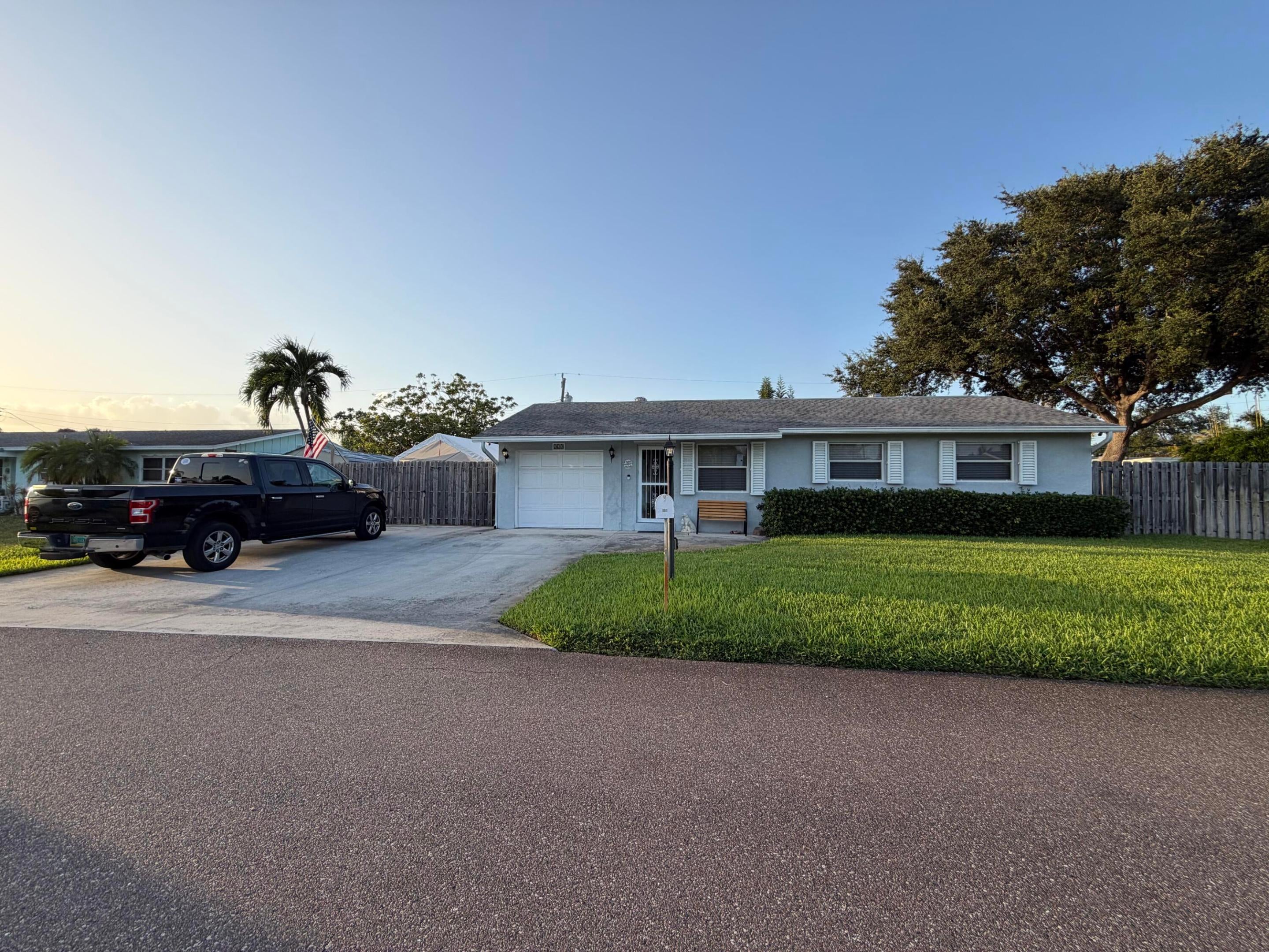 225 RIVER TERRACE Drive