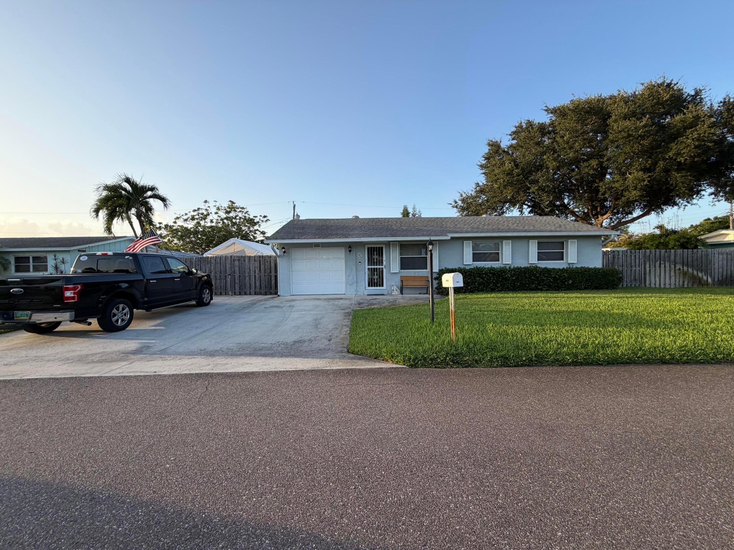 225 RIVER TERRACE Drive