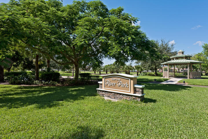 DEER CREEK COUNTRY CLUB ESTATES 1 CONDO - Residential