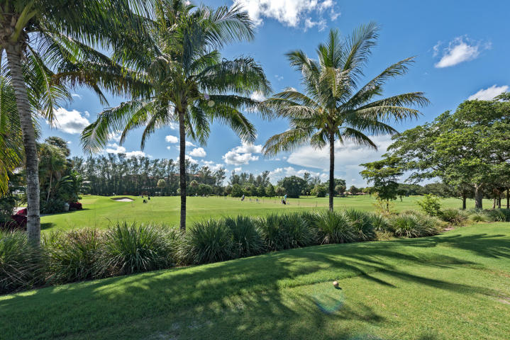 DEER CREEK COUNTRY CLUB ESTATES 1 CONDO - Residential