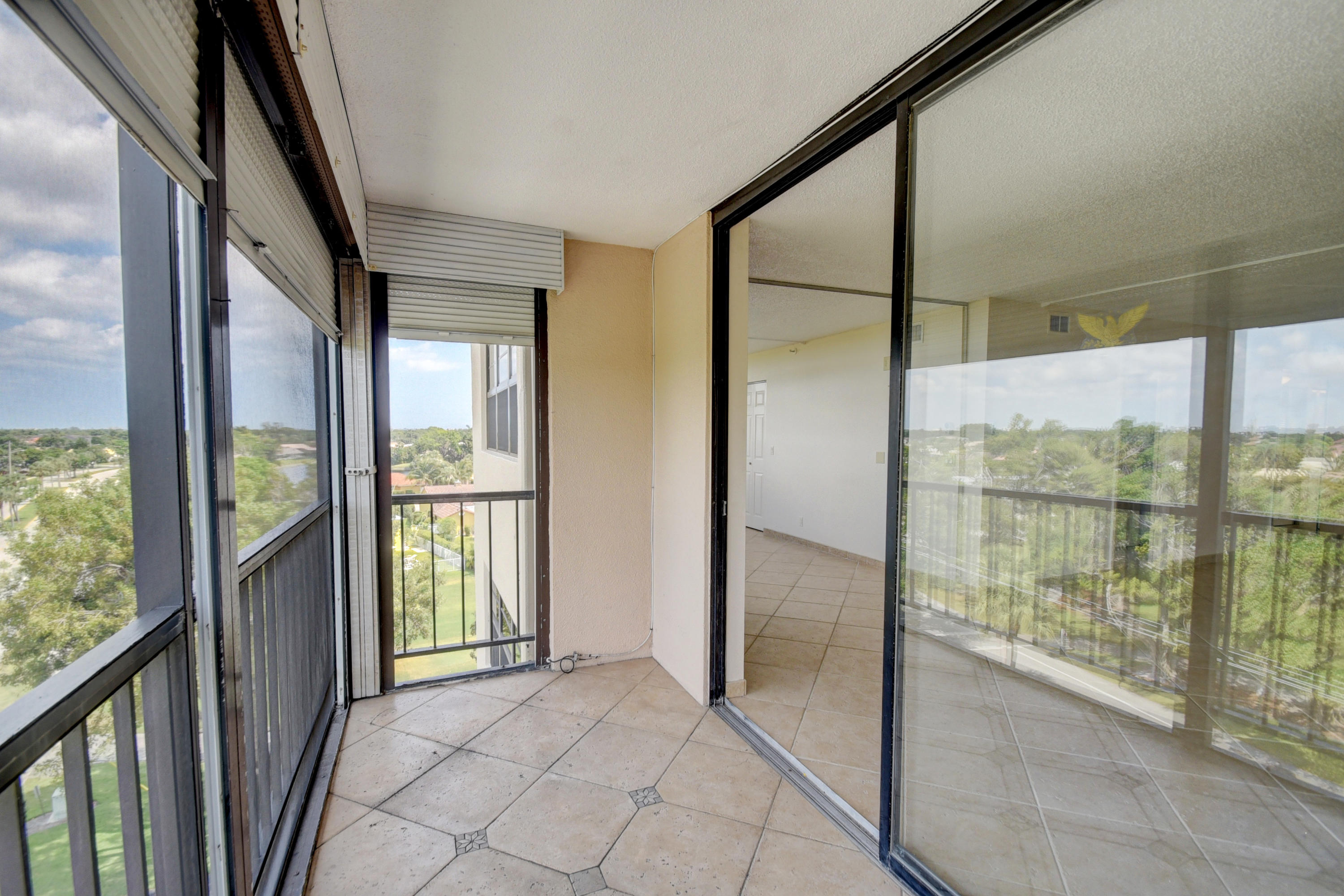 DEER CREEK COUNTRY CLUB ESTATES 1 CONDO - Residential