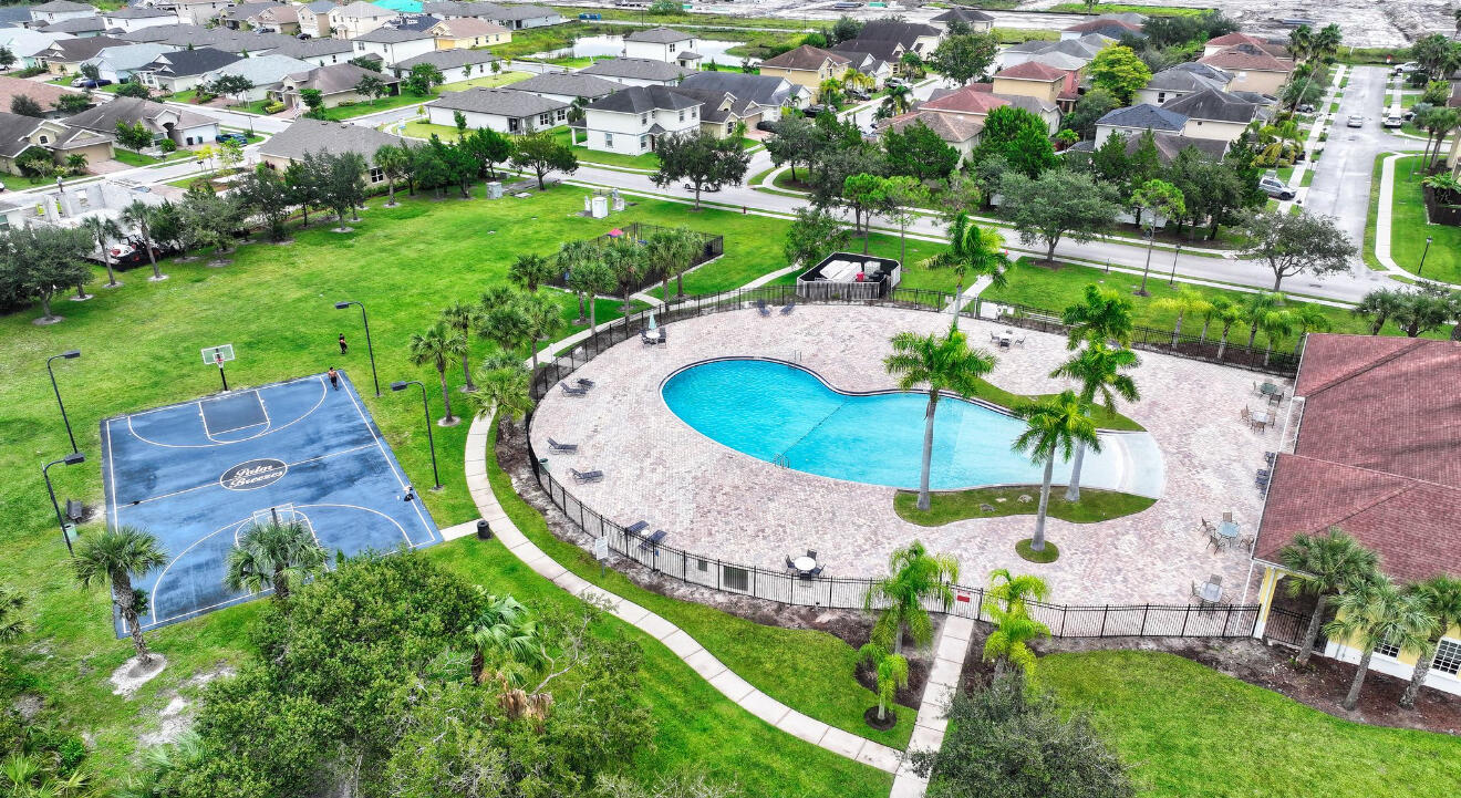 PALM BREEZES CLUB - Residential