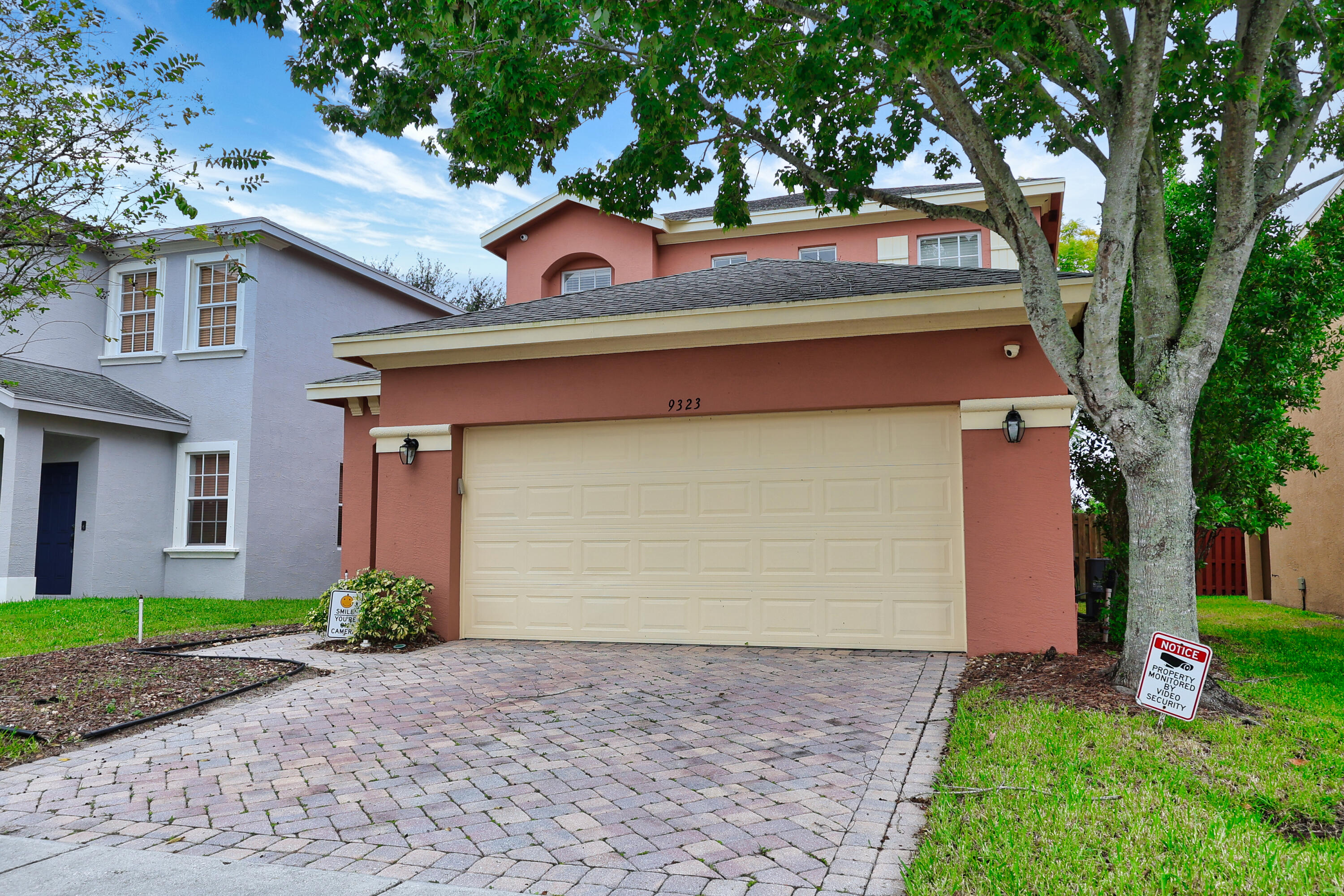 PALM BREEZES CLUB - Residential