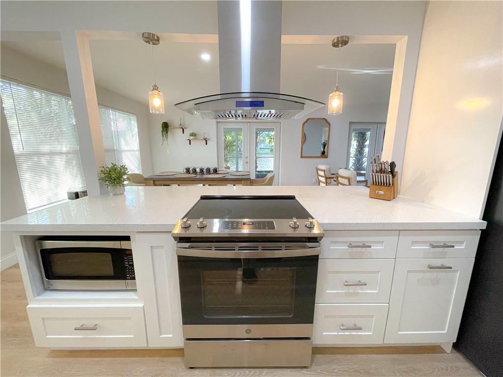 833 NW 30th St