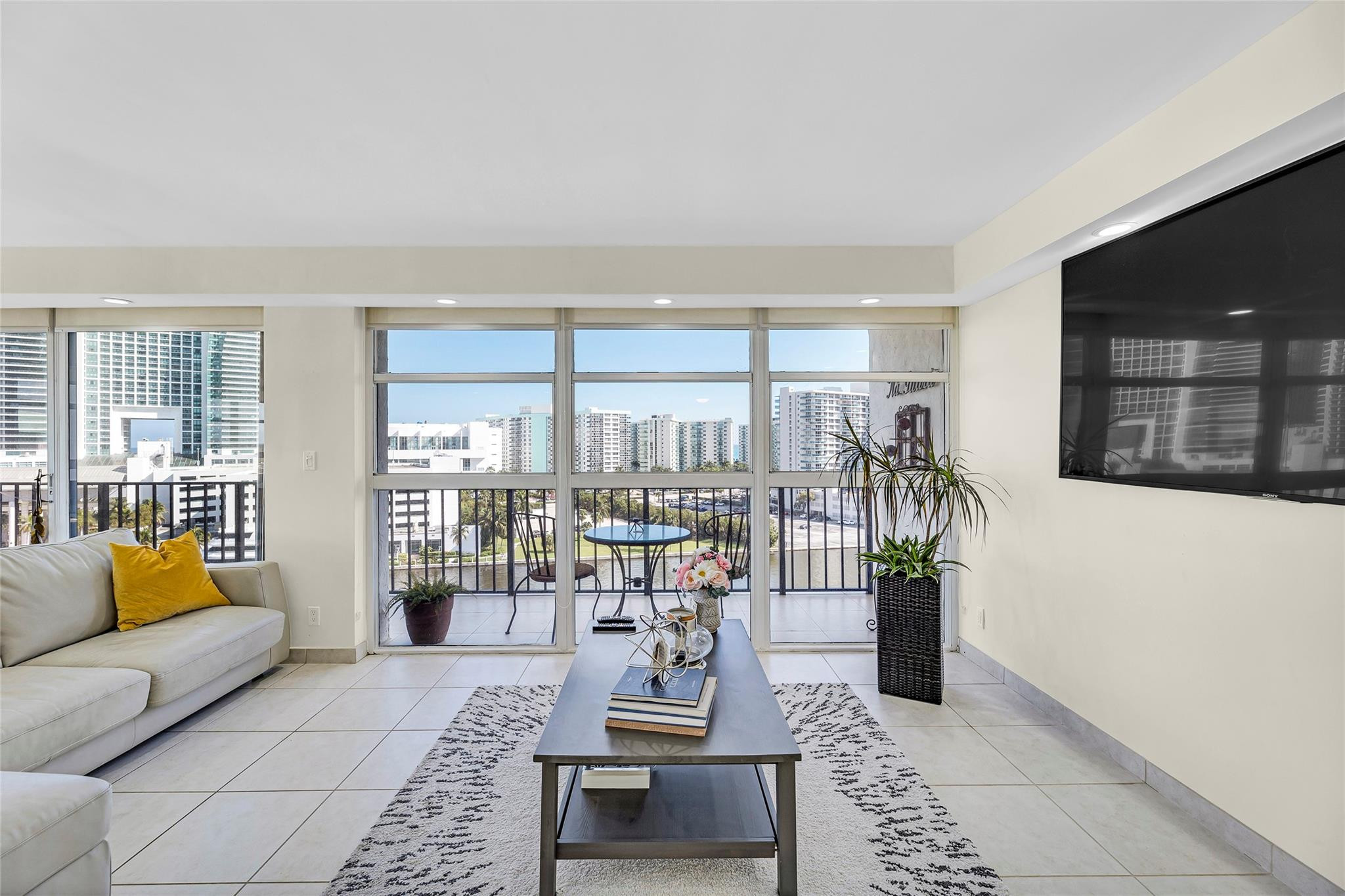 TOWERS OF OCEANVIEW - Residential
