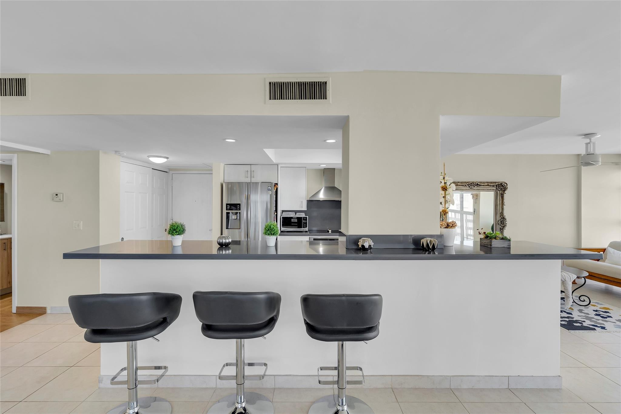 TOWERS OF OCEANVIEW - Residential