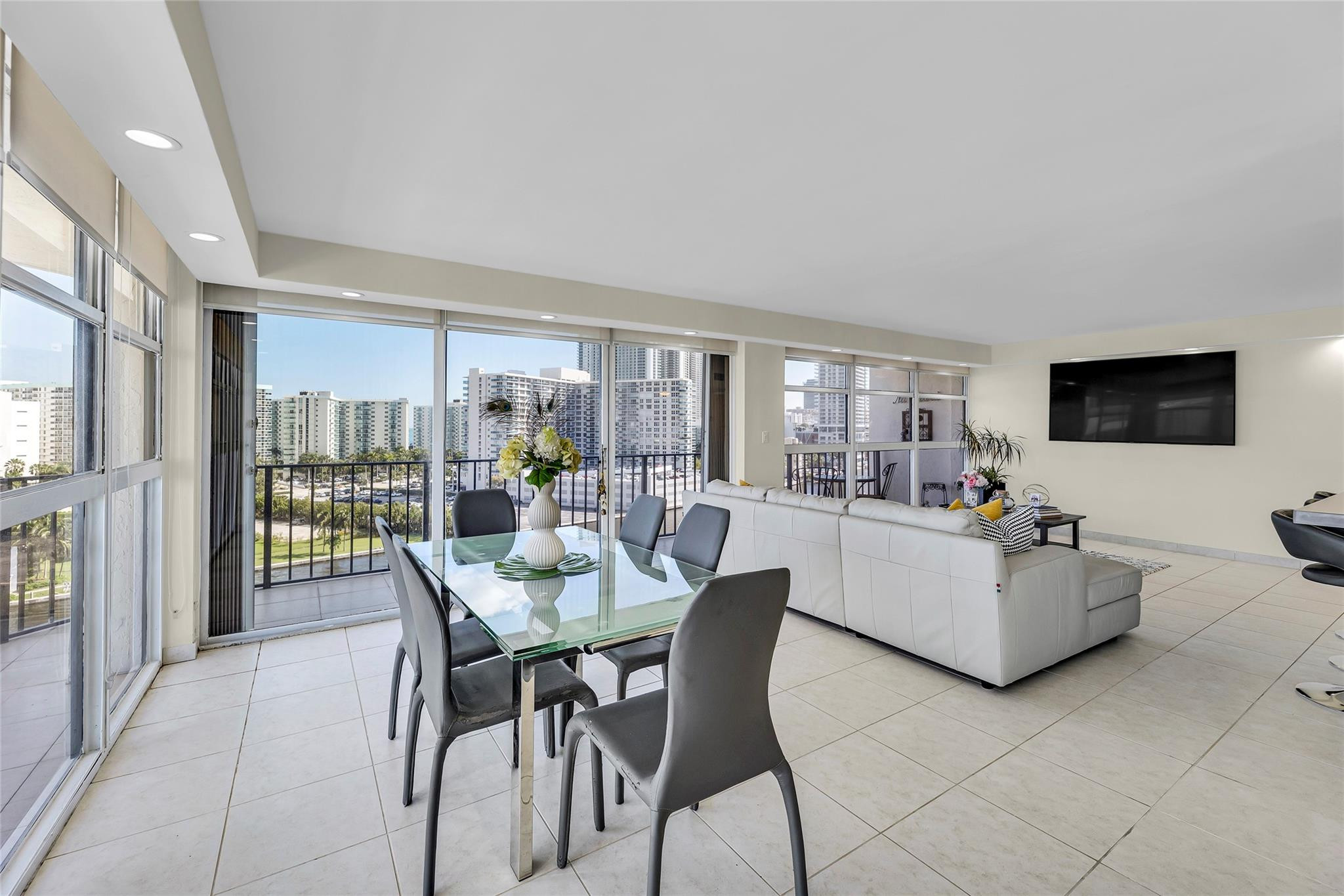 TOWERS OF OCEANVIEW - Residential