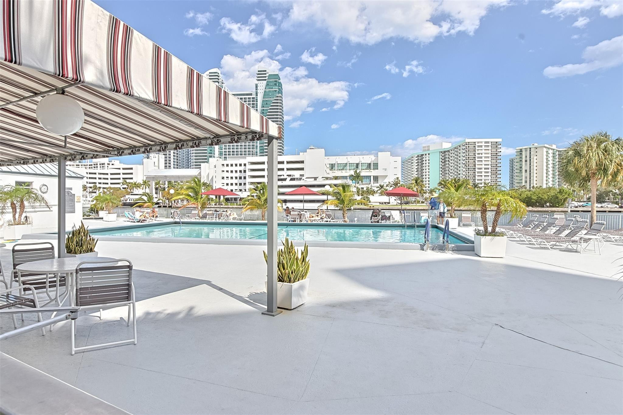 TOWERS OF OCEANVIEW - Residential