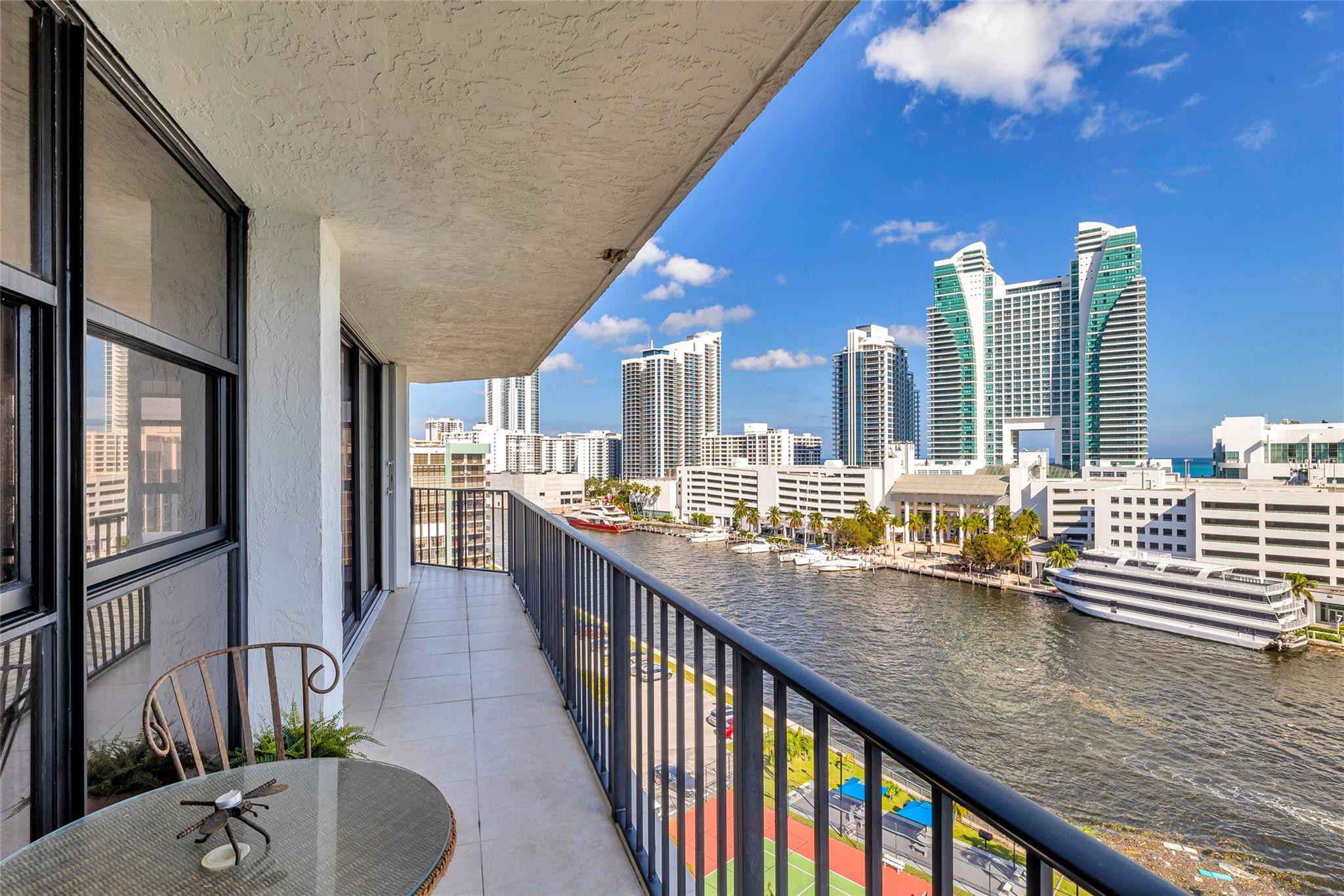 TOWERS OF OCEANVIEW - Residential
