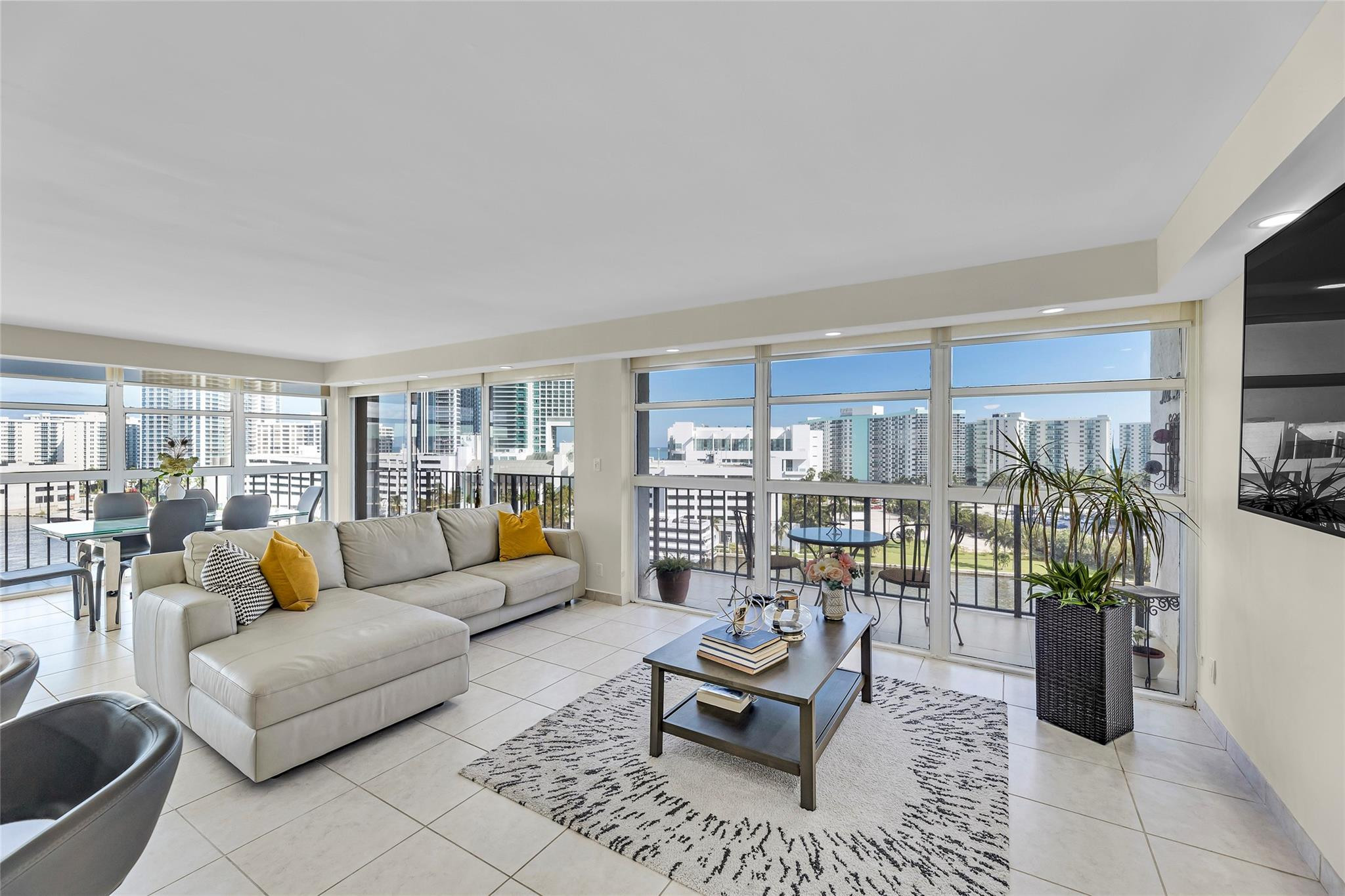 TOWERS OF OCEANVIEW - Residential