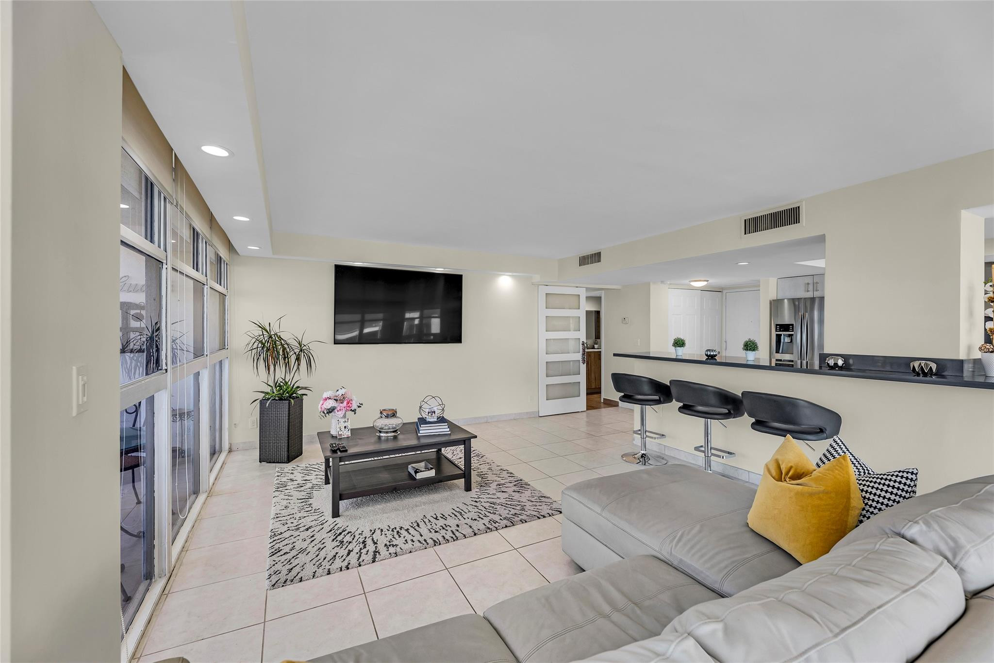 TOWERS OF OCEANVIEW - Residential