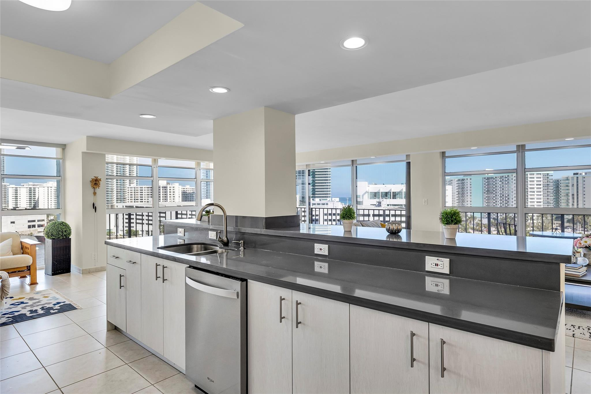 TOWERS OF OCEANVIEW - Residential