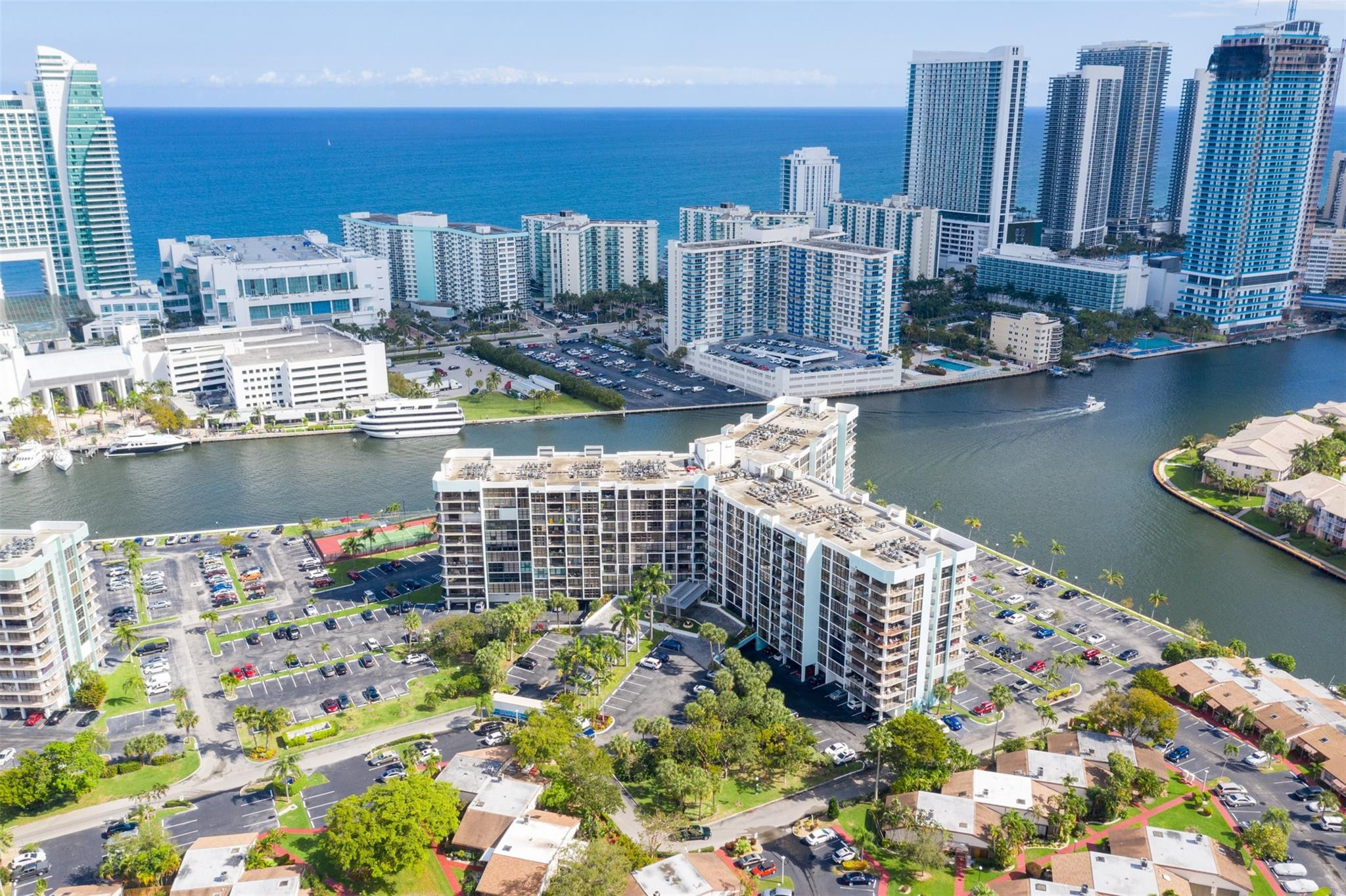 TOWERS OF OCEANVIEW - Residential