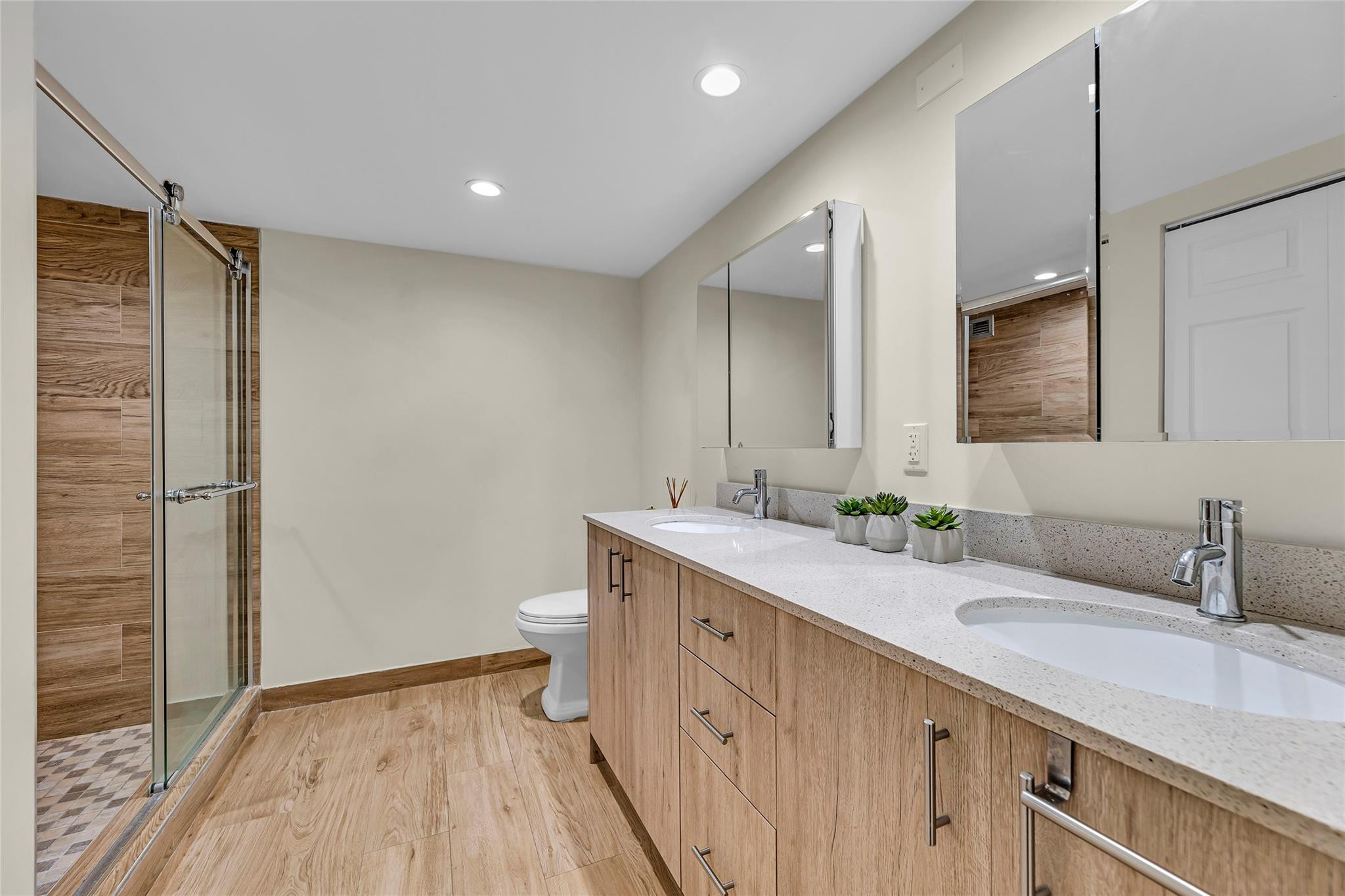 TOWERS OF OCEANVIEW - Residential