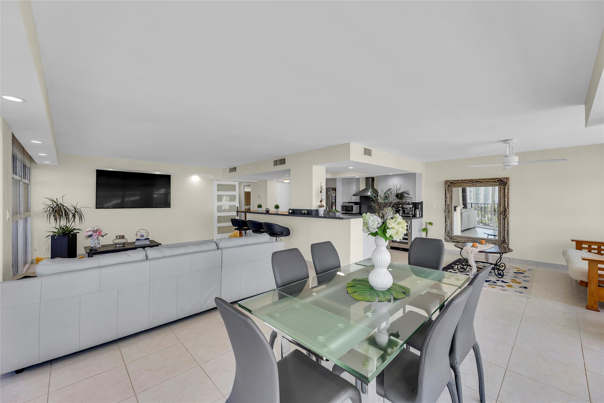 TOWERS OF OCEANVIEW - Residential