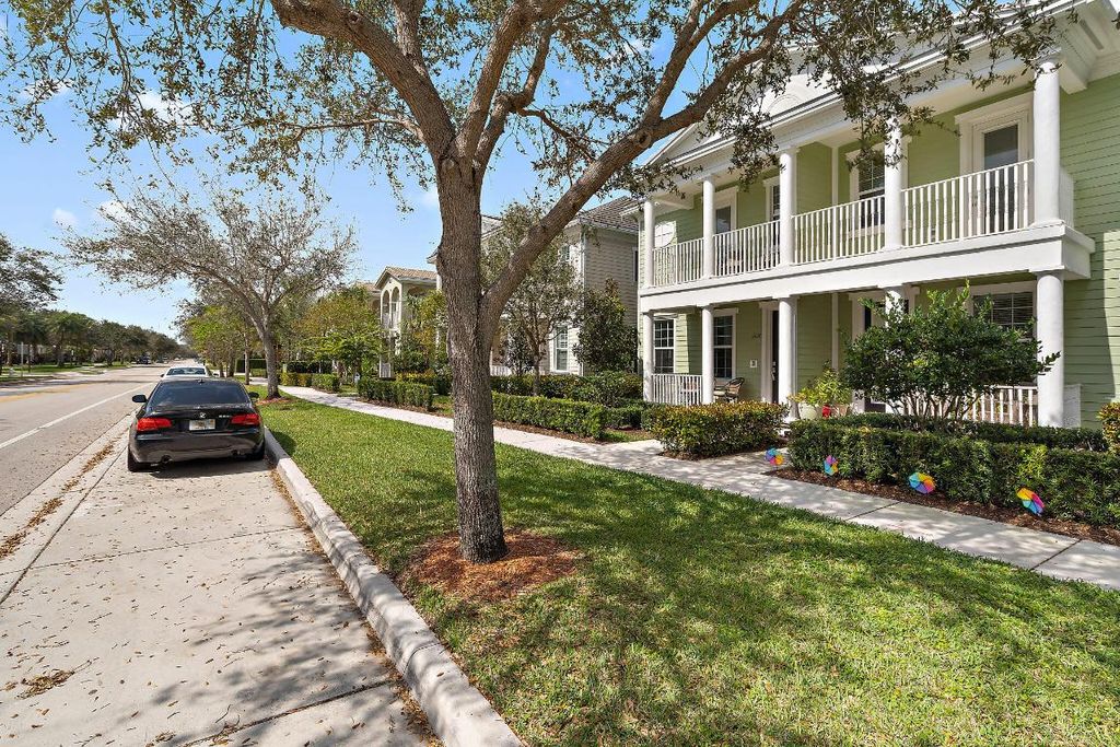 Photo of 1237 Dakota Drive, Jupiter, FL 33458 (MLS # R10989414)