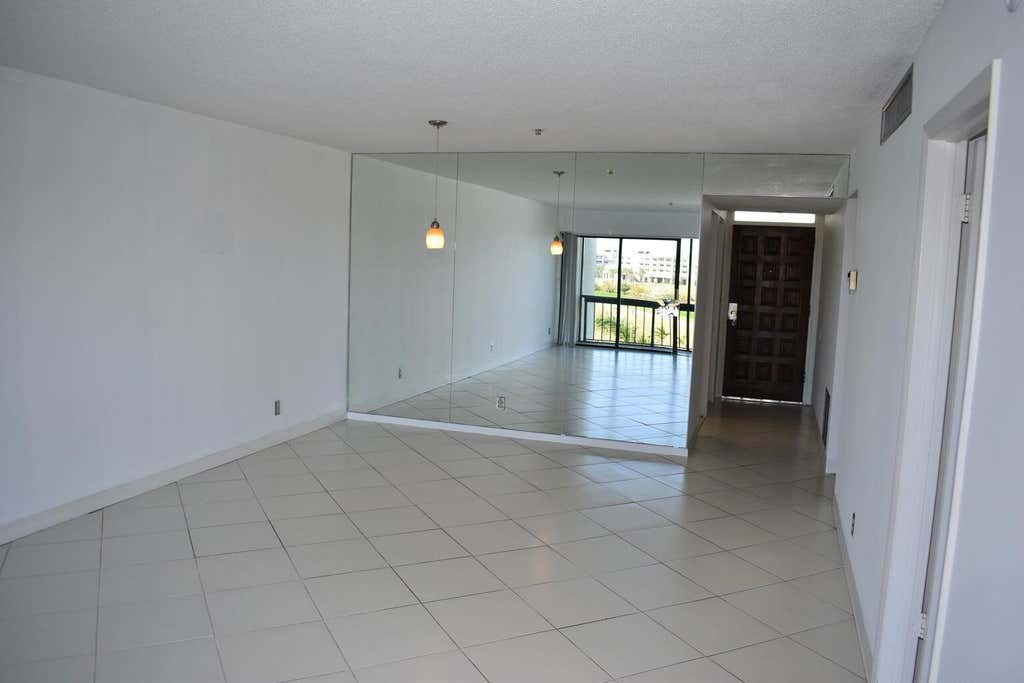 Photo of 3000 Presidential Way #503, West Palm Beach, FL 33401 (MLS # B26046199)