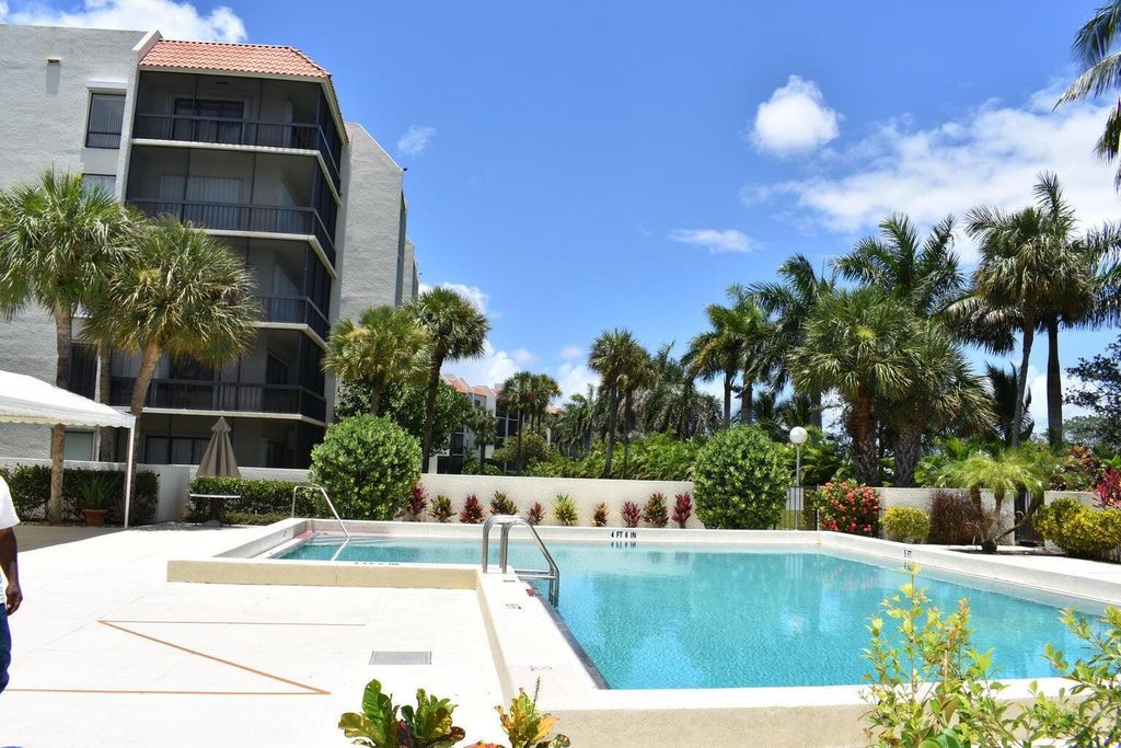 Photo of 3000 Presidential Way #503, West Palm Beach, FL 33401 (MLS # B26046199)