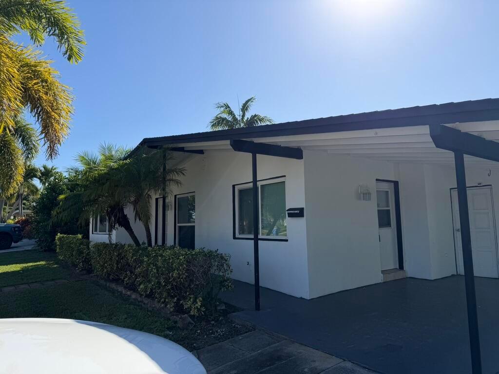 LANTANA HEIGHTS 6 - Residential Lease