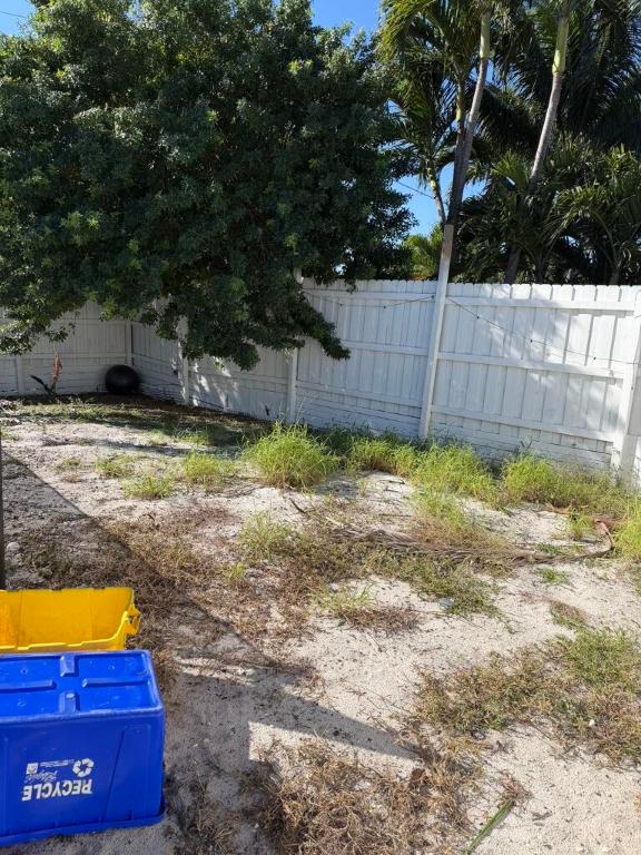 LANTANA HEIGHTS 6 - Residential Lease