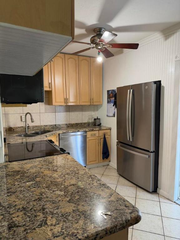 LANTANA HEIGHTS 6 - Residential Lease