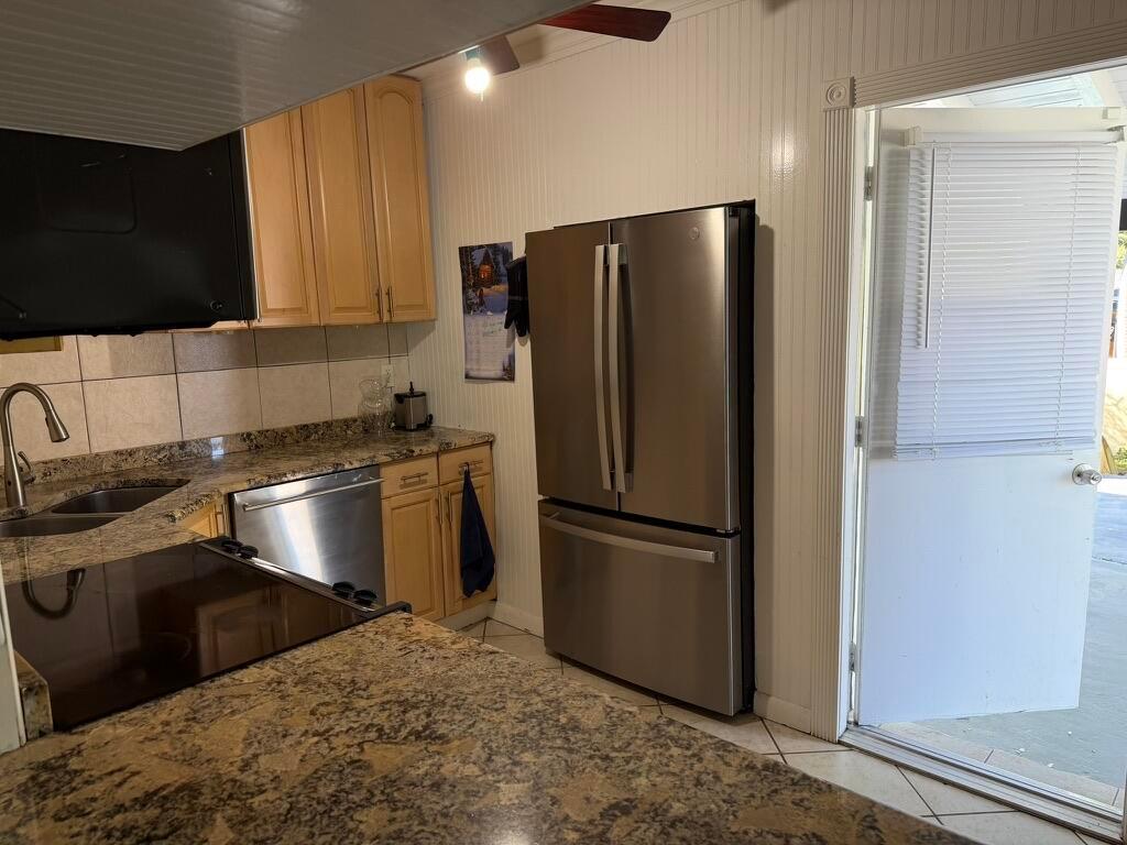 LANTANA HEIGHTS 6 - Residential Lease