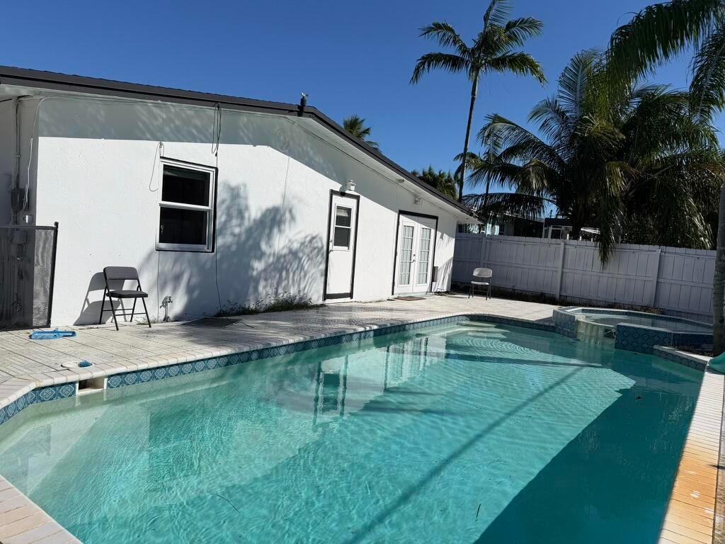 LANTANA HEIGHTS 6 - Residential Lease