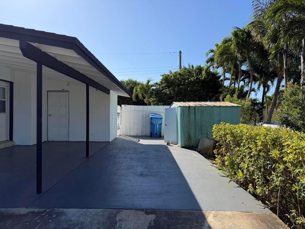 LANTANA HEIGHTS 6 - Residential Lease