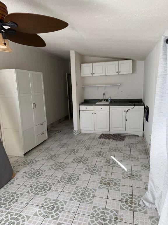 LANTANA HEIGHTS 6 - Residential Lease