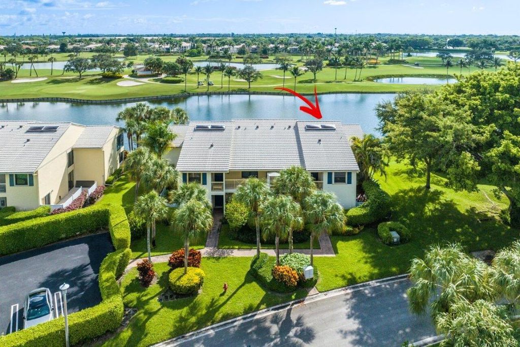 Photo of 18 Eastgate Drive #D, Boynton Beach, FL 33436 (MLS # R11114630)