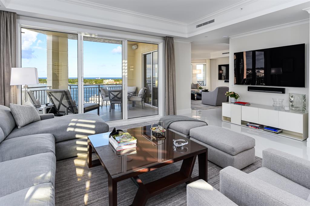 ONE WATERMARK PLACE OF THE PALM BEACHES - Residential