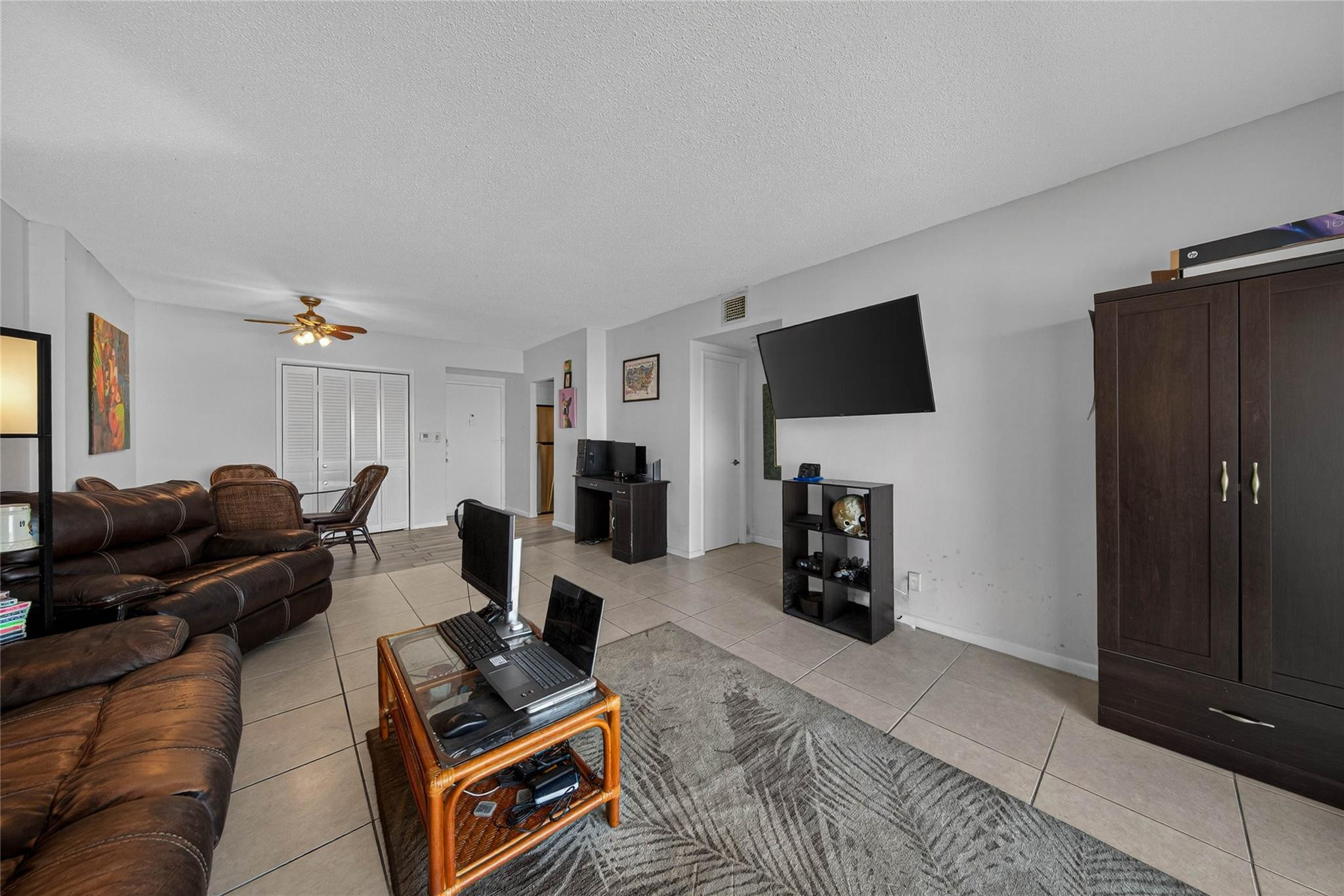 HILLCREST NO.21 - Residential