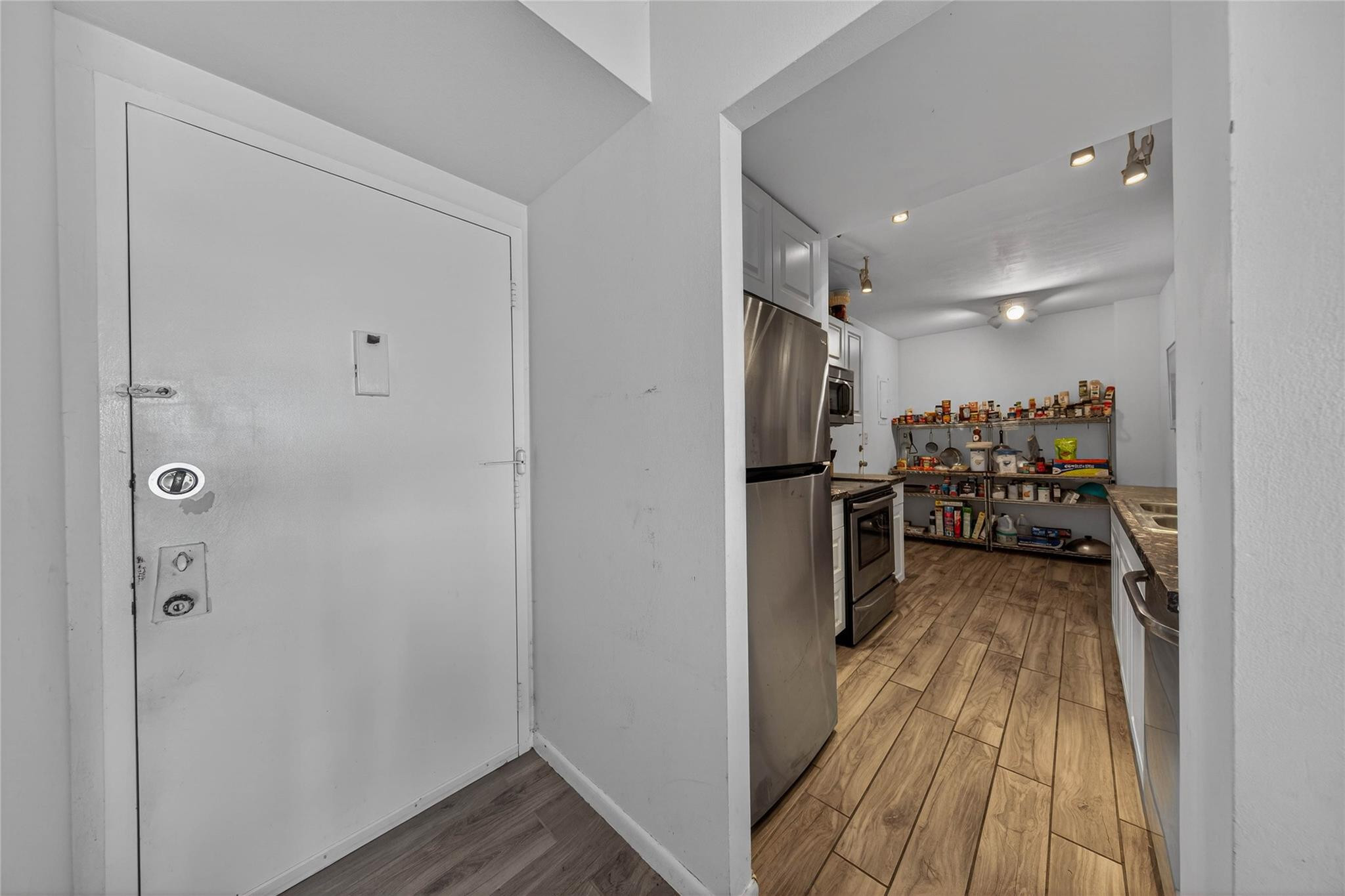 HILLCREST NO.21 - Residential