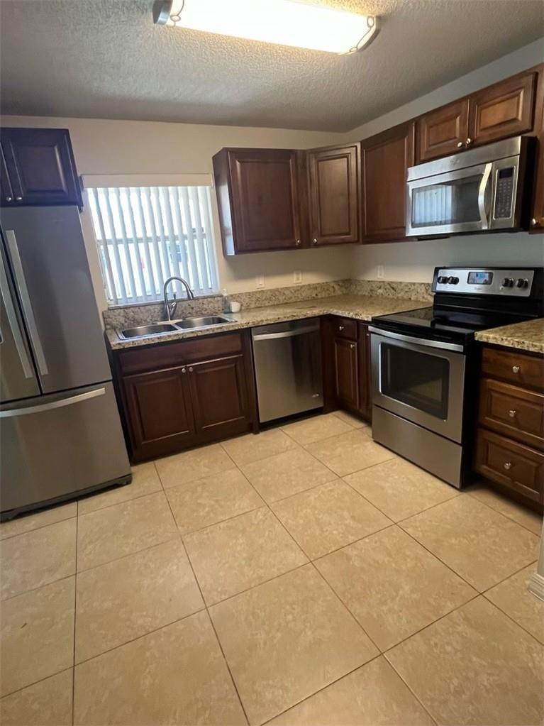 Royal Gardens - Residential