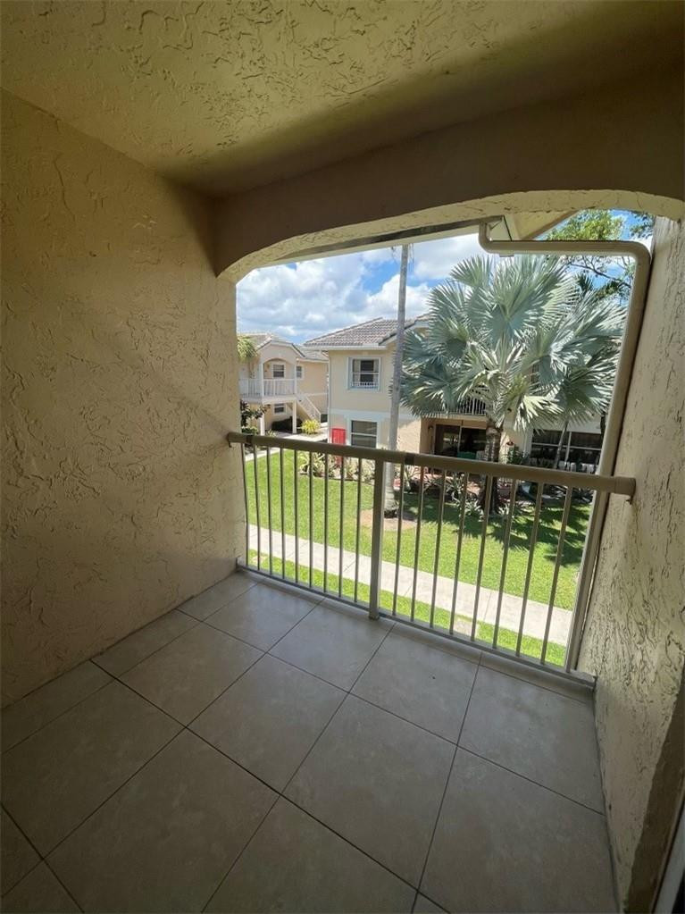 Royal Gardens - Residential