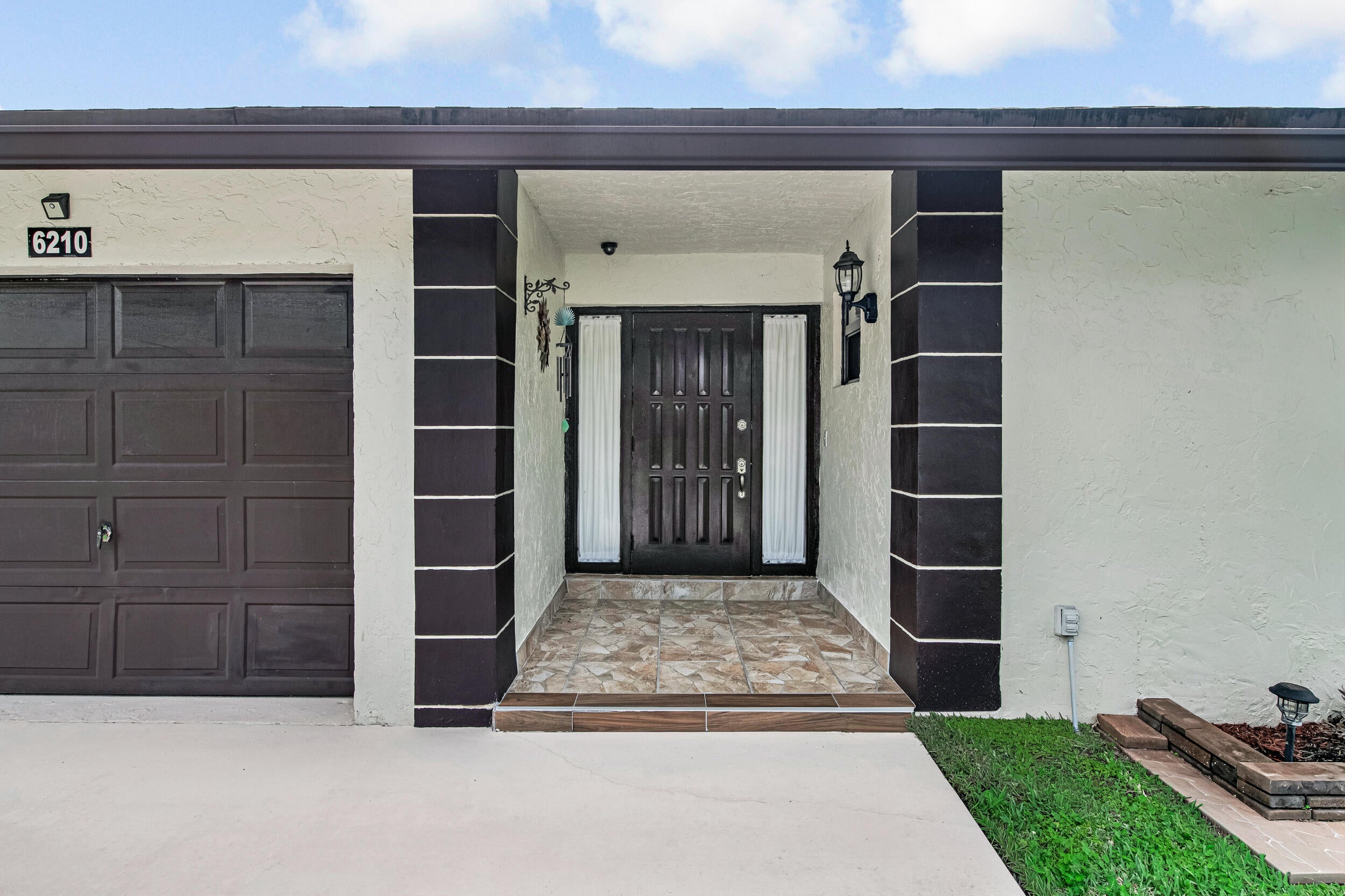6210 Olivewood Circle
