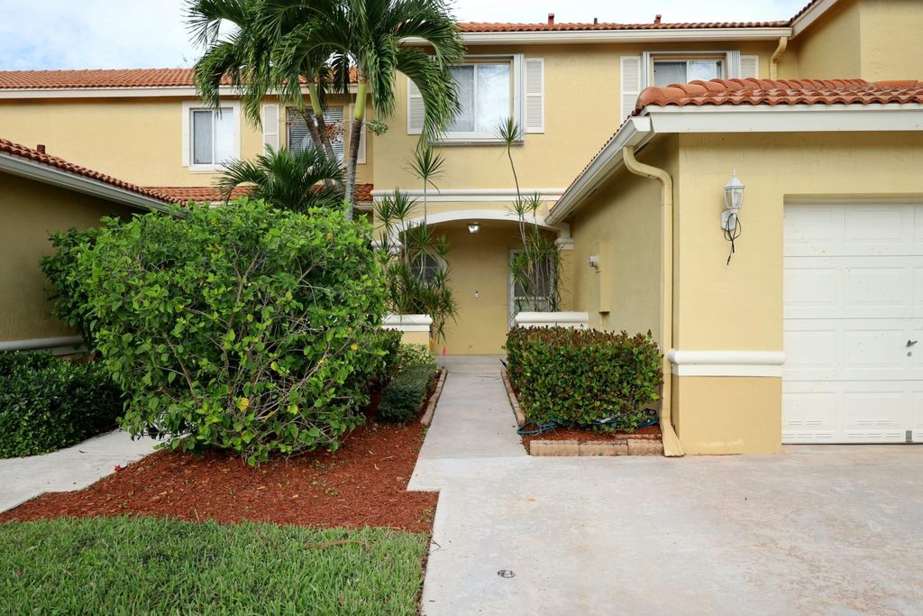 Photo of 1720 Arezzo Circle, Boynton Beach, FL 33436 (MLS # R10941723)
