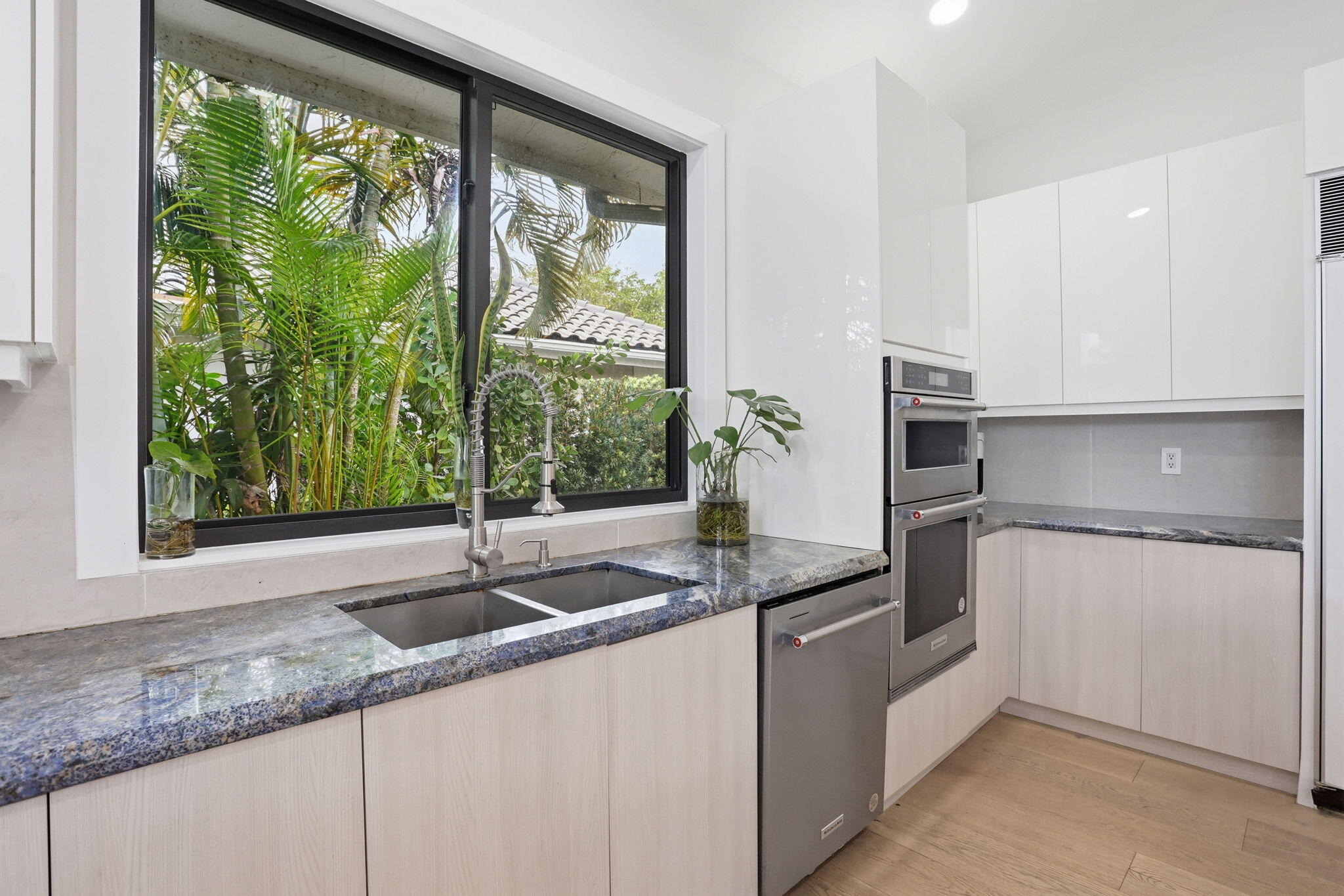 BROOKSIDE 3 - Residential Lease