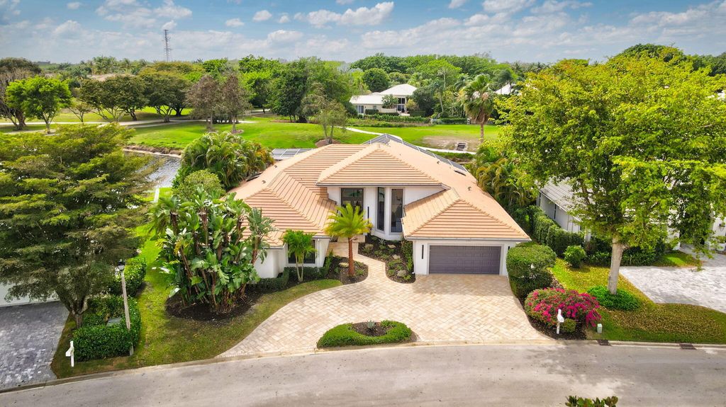 Photo of 11180 Isle Brook Court, Wellington, FL 33414 (MLS # B26027460)