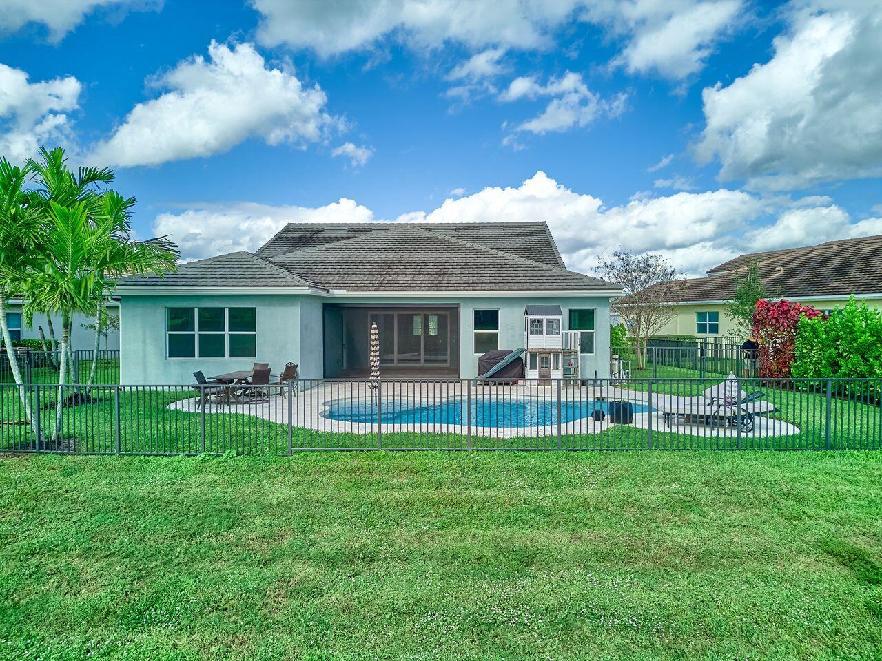 HAMMOCKS OF WESTLAKE - Residential