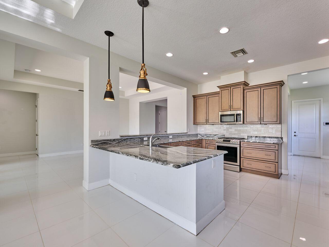 HAMMOCKS OF WESTLAKE - Residential