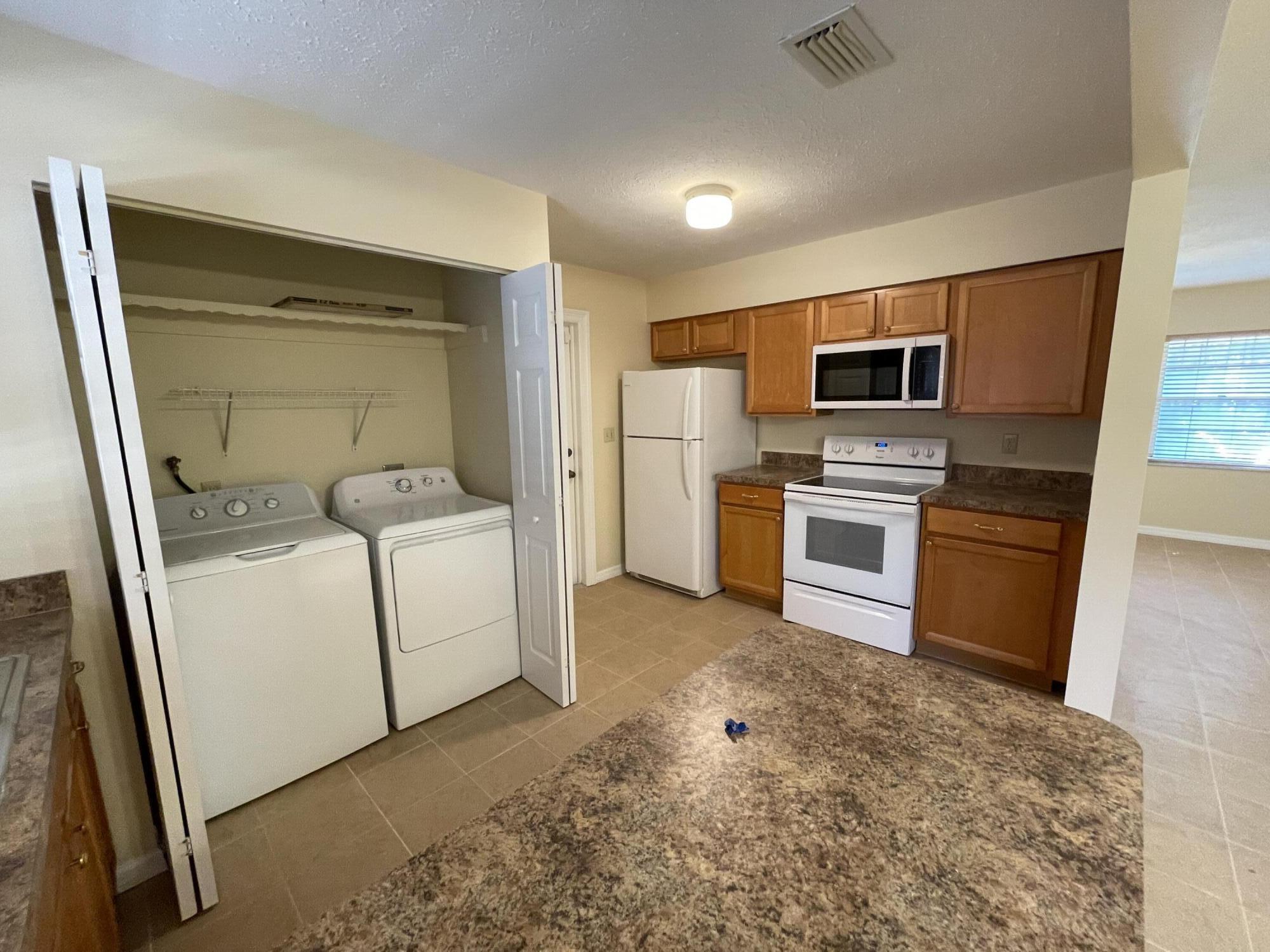 SUNRISE PARK - Residential Lease