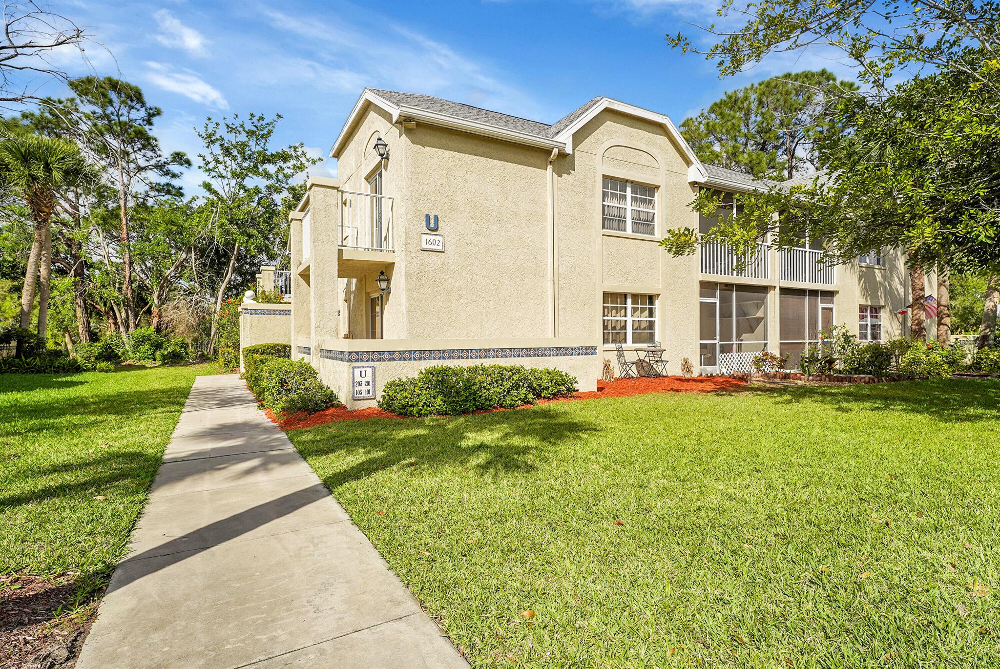 1602 SE Green Acres Circle Apt U101