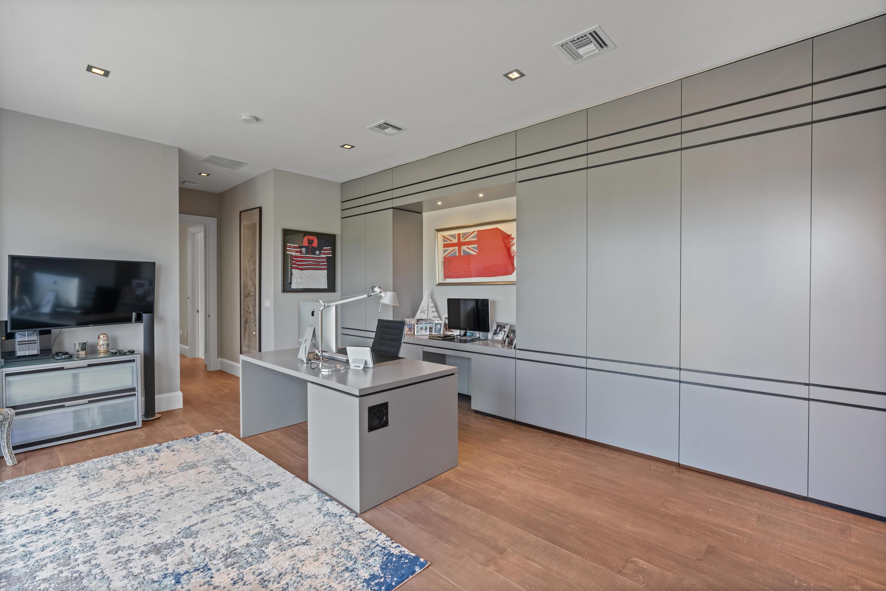 OLD PALM PL 4 - Residential